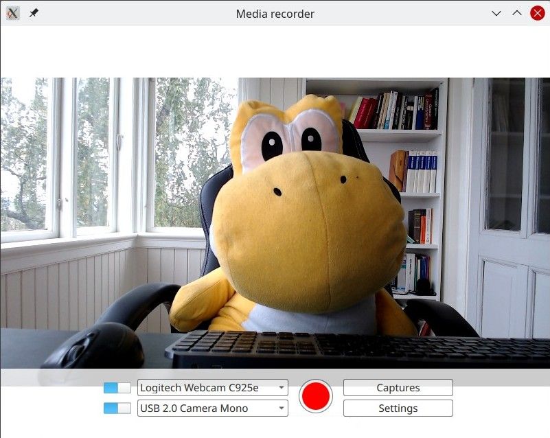 Media recorder interface with live preview and recording controls